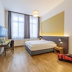 Jufa Hotel 3*