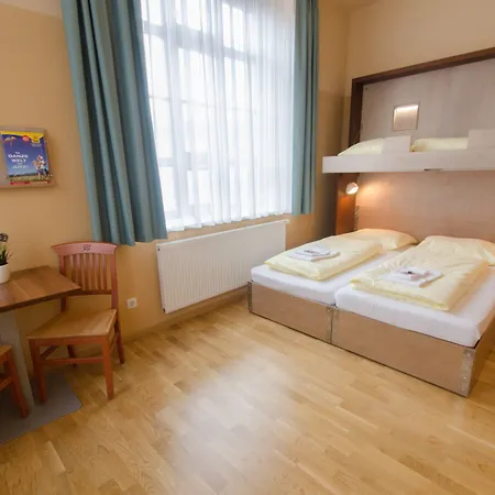 Jufa Hotel 3*